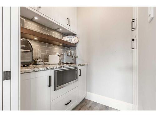 2505 Aspen Drive, Coaldale, AB - Indoor Photo Showing Kitchen