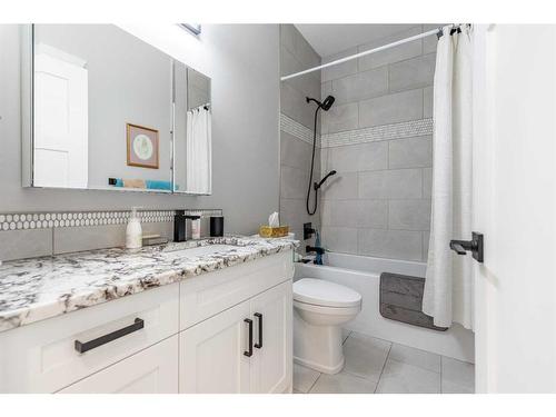 2505 Aspen Drive, Coaldale, AB - Indoor Photo Showing Bathroom