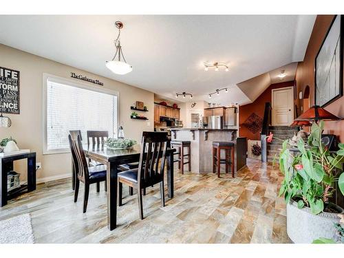 238 Keystone Lane West, Lethbridge, AB - Indoor Photo Showing Dining Room