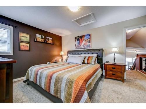 238 Keystone Lane West, Lethbridge, AB - Indoor Photo Showing Bedroom