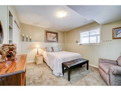 238 Keystone Lane West, Lethbridge, AB - Indoor Photo Showing Bedroom