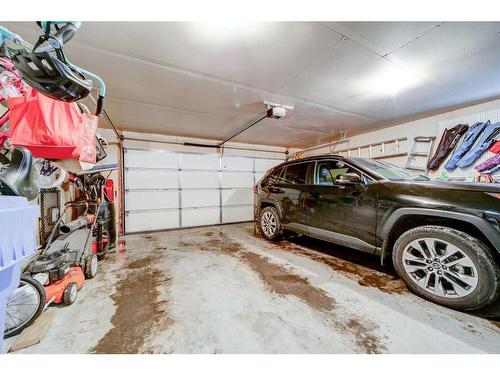 238 Keystone Lane West, Lethbridge, AB - Indoor Photo Showing Garage