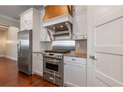 223 Grand River Boulevard West, Lethbridge, AB - Indoor Photo Showing Kitchen