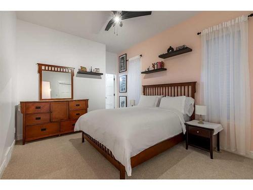 223 Grand River Boulevard West, Lethbridge, AB - Indoor Photo Showing Bedroom