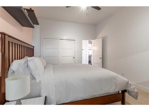 223 Grand River Boulevard West, Lethbridge, AB - Indoor Photo Showing Bedroom