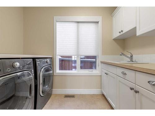 223 Grand River Boulevard West, Lethbridge, AB - Indoor Photo Showing Laundry Room