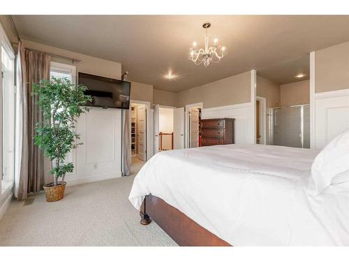 223 Grand River Boulevard West, Lethbridge, AB - Indoor Photo Showing Bedroom