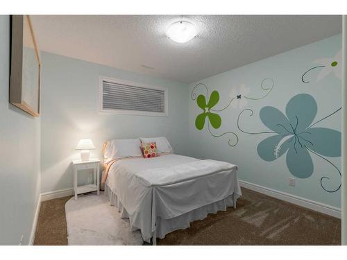 223 Grand River Boulevard West, Lethbridge, AB - Indoor Photo Showing Bedroom