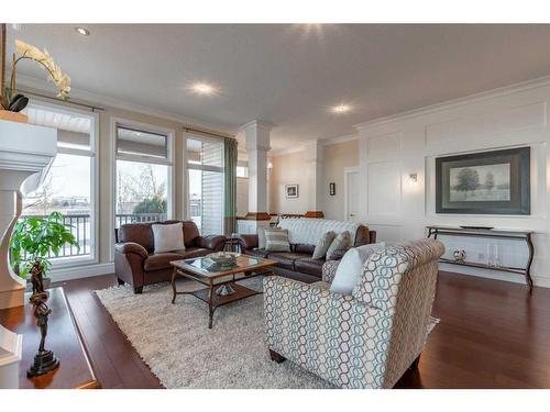 223 Grand River Boulevard West, Lethbridge, AB - Indoor Photo Showing Living Room