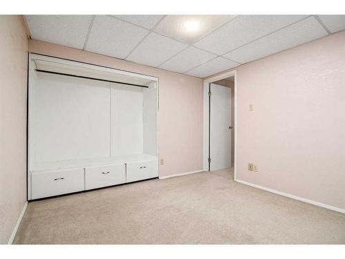 124 10 Avenue West, Bow Island, AB - Indoor Photo Showing Other Room