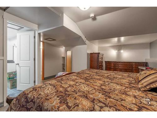 1236 42 Avenue North, Lethbridge, AB - Indoor Photo Showing Bedroom