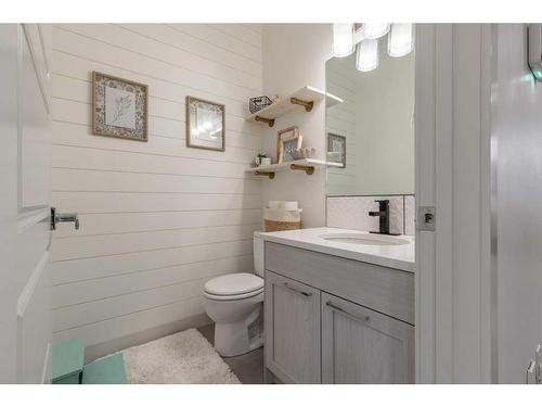 306 Crocus Terrace West, Lethbridge, AB - Indoor Photo Showing Bathroom