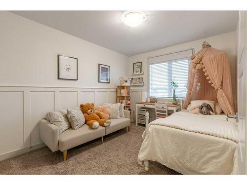 306 Crocus Terrace West, Lethbridge, AB - Indoor Photo Showing Bedroom