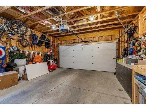 306 Crocus Terrace West, Lethbridge, AB - Indoor Photo Showing Garage