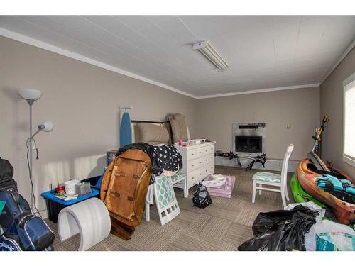 417 25 Street South, Lethbridge, AB - Indoor Photo Showing Other Room