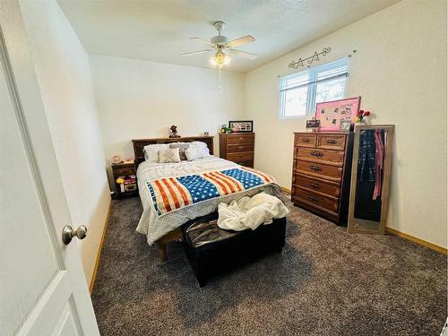 145 6 Street, Stirling, AB - Indoor Photo Showing Bedroom