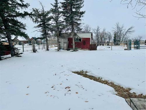 145 6 Street, Stirling, AB - Outdoor