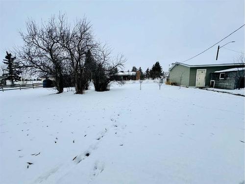 145 6 Street, Stirling, AB - Outdoor