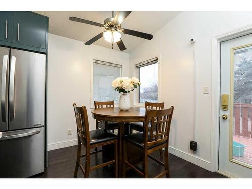 46 St James Crescent North, Lethbridge, AB - Indoor Photo Showing Dining Room