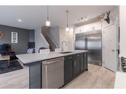 875 Miners Boulevard West, Lethbridge, AB - Indoor Photo Showing Kitchen With Upgraded Kitchen