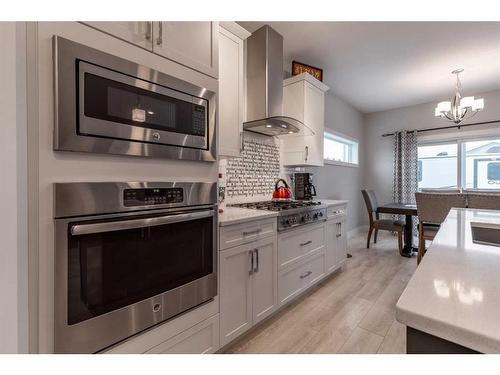 875 Miners Boulevard West, Lethbridge, AB - Indoor Photo Showing Kitchen With Upgraded Kitchen