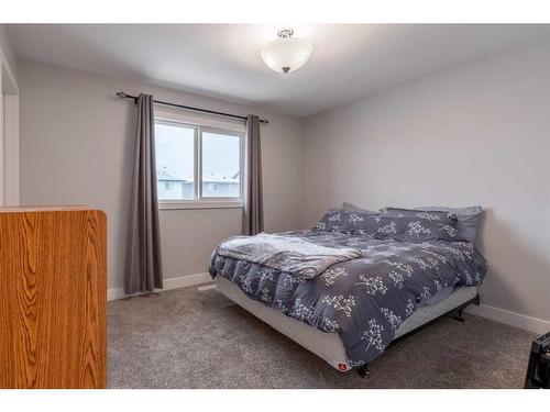 875 Miners Boulevard West, Lethbridge, AB - Indoor Photo Showing Bedroom