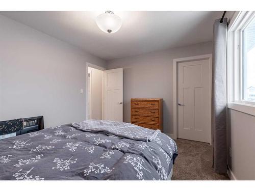 875 Miners Boulevard West, Lethbridge, AB - Indoor Photo Showing Bedroom