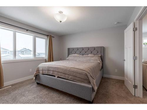 875 Miners Boulevard West, Lethbridge, AB - Indoor Photo Showing Bedroom