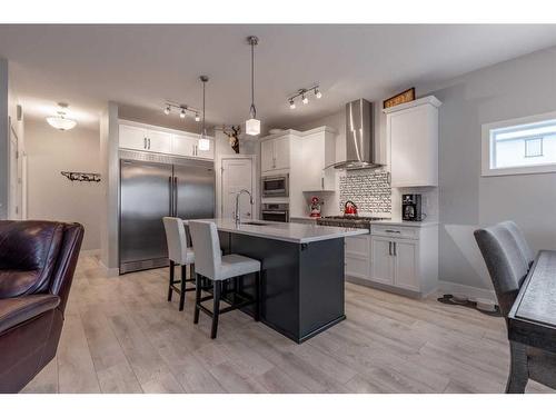 875 Miners Boulevard West, Lethbridge, AB - Indoor Photo Showing Kitchen With Upgraded Kitchen