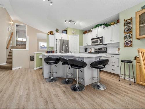 248 Squamish Court West, Lethbridge, AB - Indoor Photo Showing Kitchen