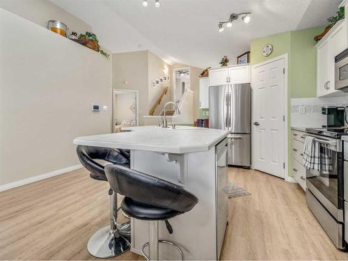 248 Squamish Court West, Lethbridge, AB - Indoor Photo Showing Kitchen