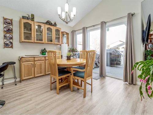 248 Squamish Court West, Lethbridge, AB - Indoor Photo Showing Dining Room