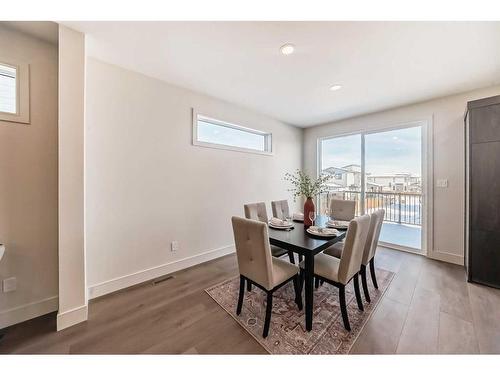 749 Violet Place West, Lethbridge, AB - Indoor Photo Showing Dining Room