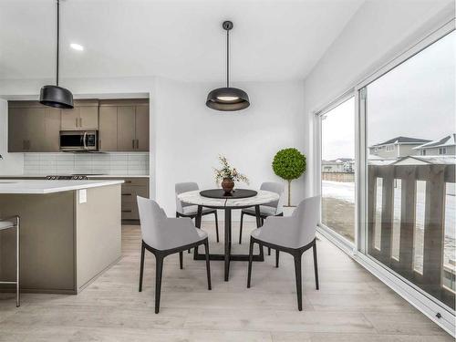 714 Violet Place West, Lethbridge, AB - Indoor Photo Showing Dining Room