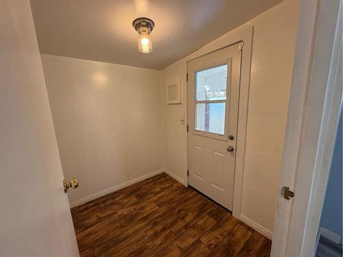 310 11 St, Fort Macleod, AB - Indoor Photo Showing Other Room