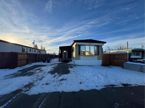 310 11 St, Fort Macleod, AB - Outdoor