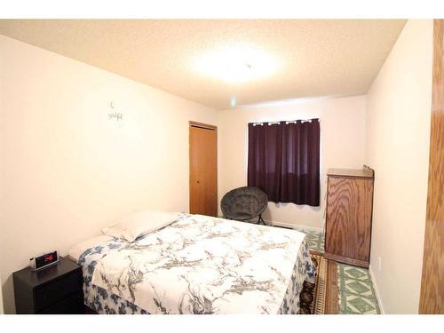 An034 Hays Road 10N, Rural Taber, M.D. Of, AB - Indoor Photo Showing Bedroom