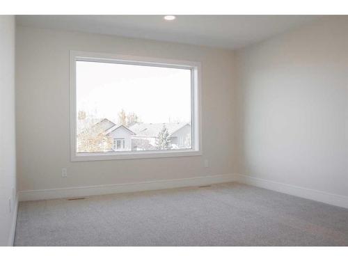 2710 43Rd Street West, Lethbridge, AB - Indoor Photo Showing Other Room