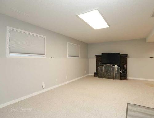 1409 Birch Place South, Lethbridge, AB - Indoor Photo Showing Other Room