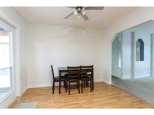 1409 Birch Place South, Lethbridge, AB - Indoor Photo Showing Dining Room