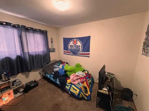 649 10 Street South, Lethbridge, AB - Indoor Photo Showing Other Room