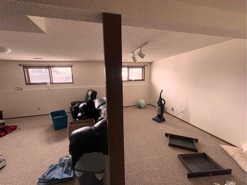 649 10 Street South, Lethbridge, AB - Indoor Photo Showing Gym Room