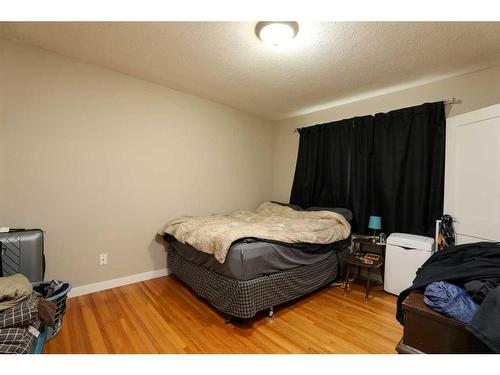 1918 9 Avenue North, Lethbridge, AB - Indoor Photo Showing Bedroom