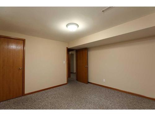 1918 9 Avenue North, Lethbridge, AB - Indoor Photo Showing Other Room