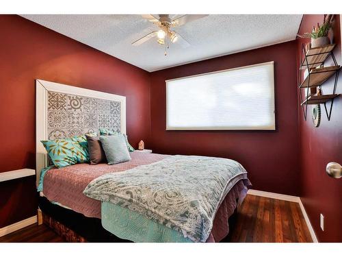 2107 11 Street, Coaldale, AB - Indoor Photo Showing Bedroom