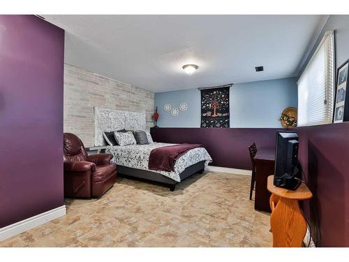 2107 11 Street, Coaldale, AB - Indoor Photo Showing Bedroom