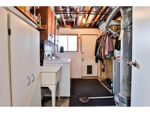 2107 11 Street, Coaldale, AB - Indoor Photo Showing Laundry Room