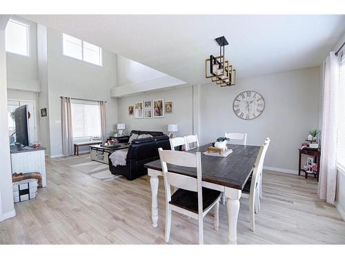 415 Haru Moriyama Place North, Lethbridge, AB - Indoor Photo Showing Dining Room