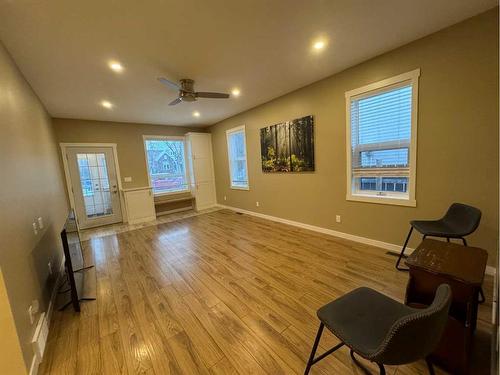 1213 5 Avenue South, Lethbridge, AB - Indoor Photo Showing Other Room