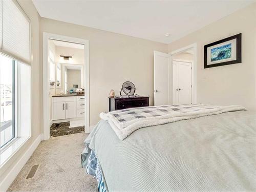 249 Grassland Boulevard West, Lethbridge, AB - Indoor Photo Showing Bedroom